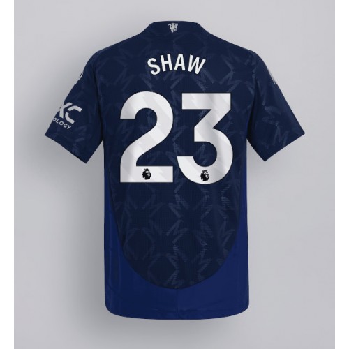 Dres Manchester United Luke Shaw #23 Gostujuci 2024-25 Kratak Rukav